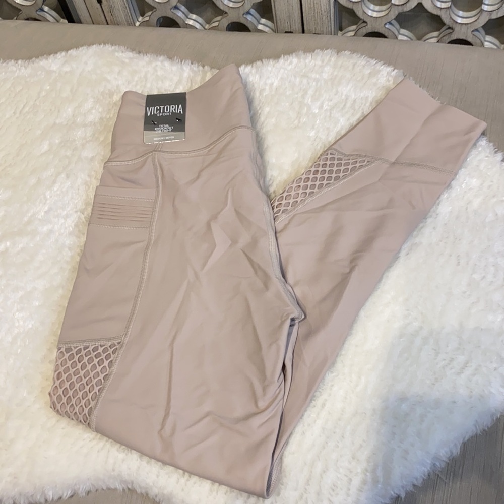 NWT Victoria’s Secret Total Knockout 7/8 Tight